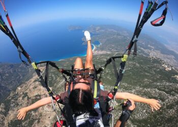 Ölüdeniz’de Yamaç Paraşütü